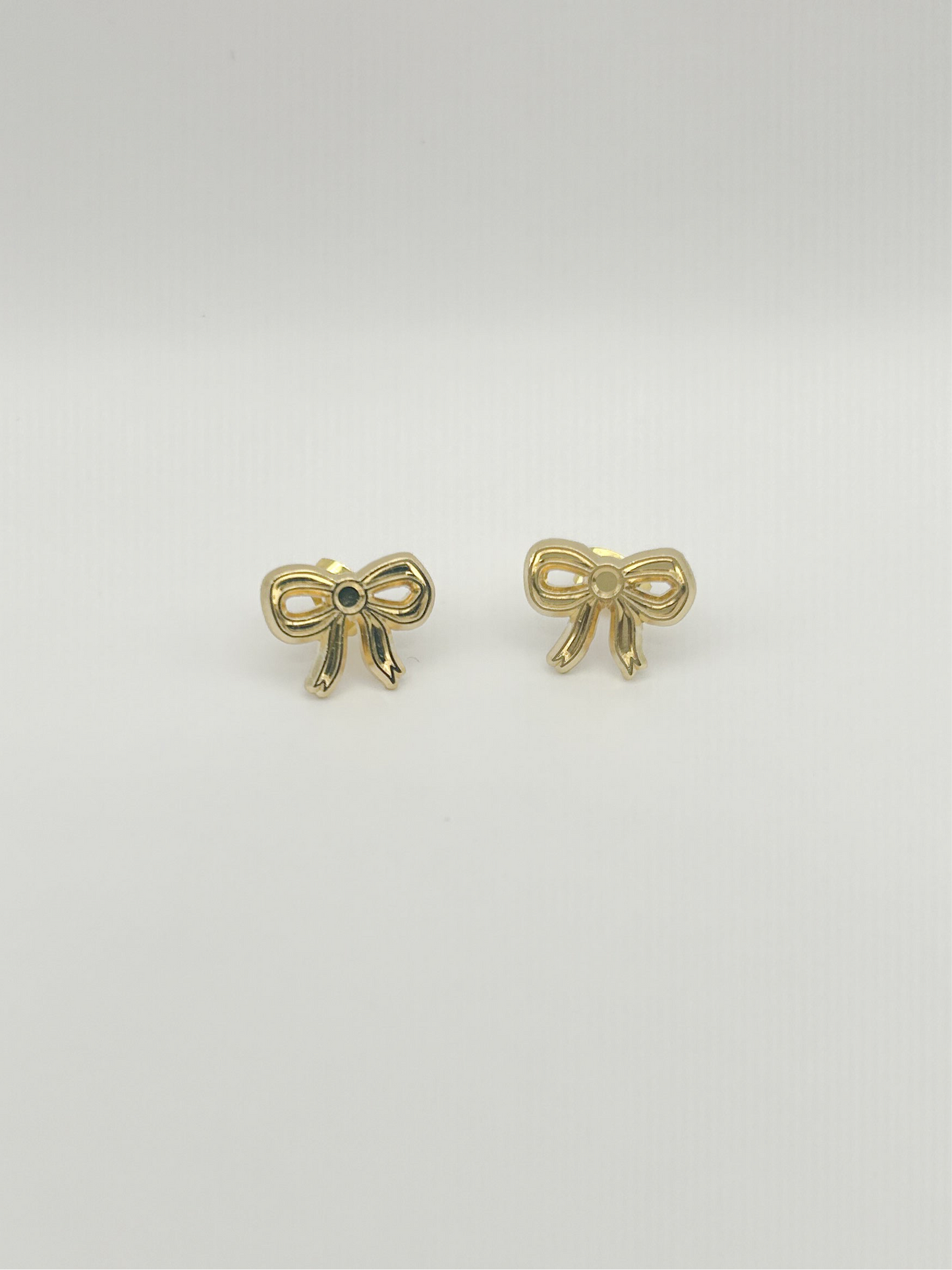 Ribbon Studs