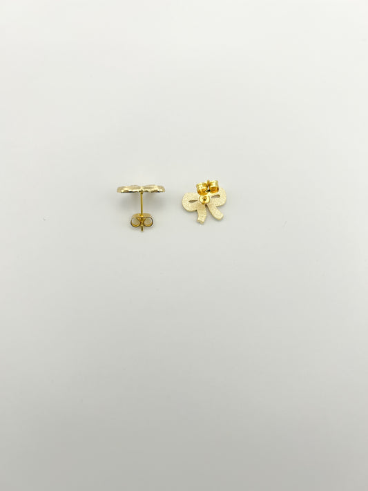 Ribbon Studs